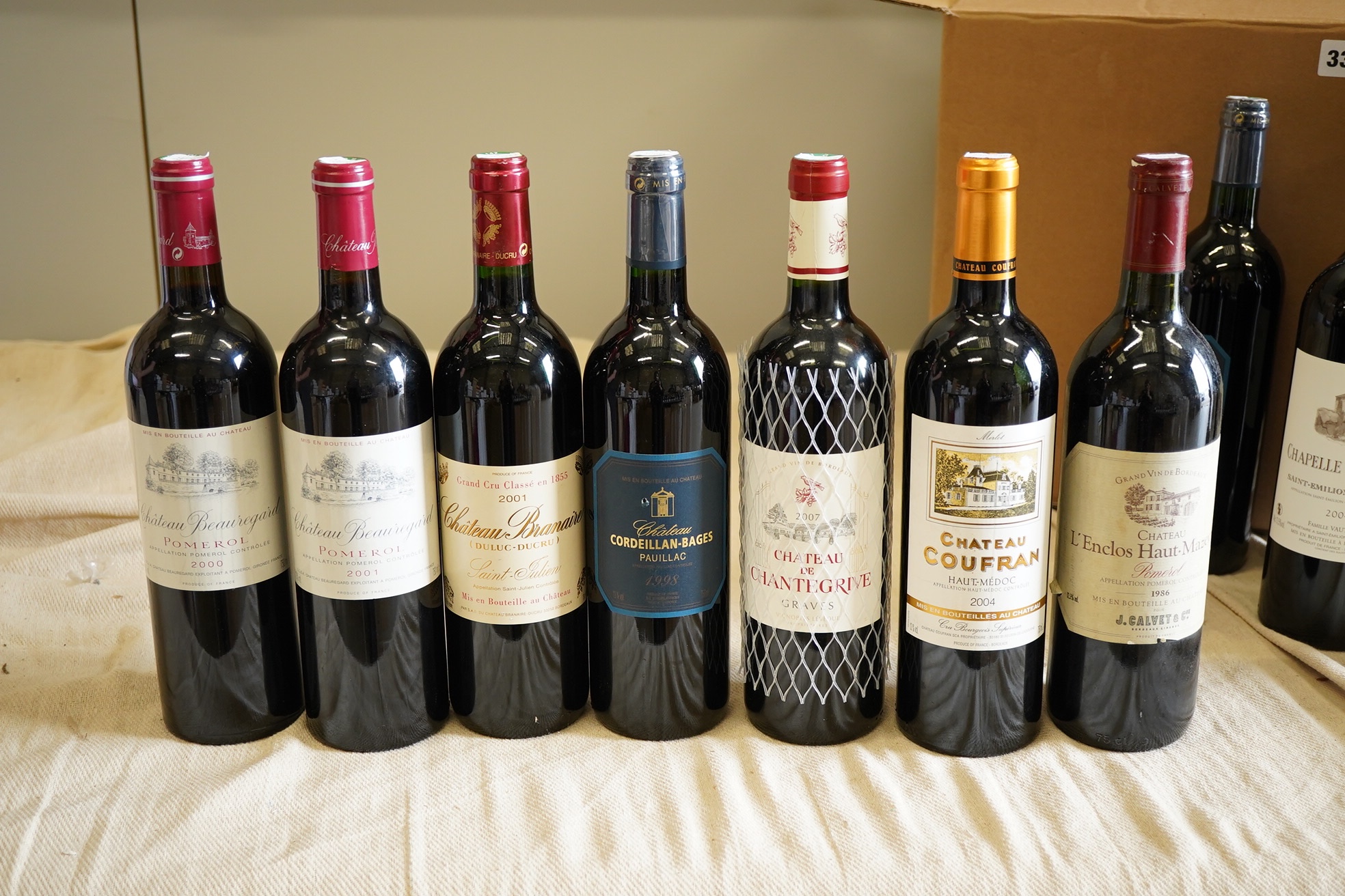 A mixed parcel of Bordeaux red wine